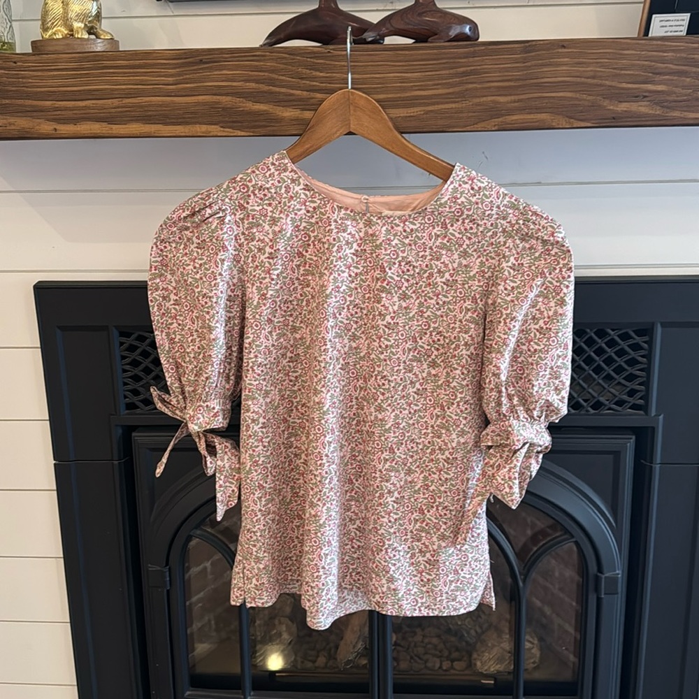 Tuckernuck top